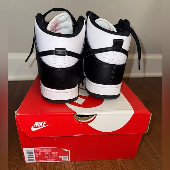 Nike Dunk High “Pandas” - Picture 5 of 8